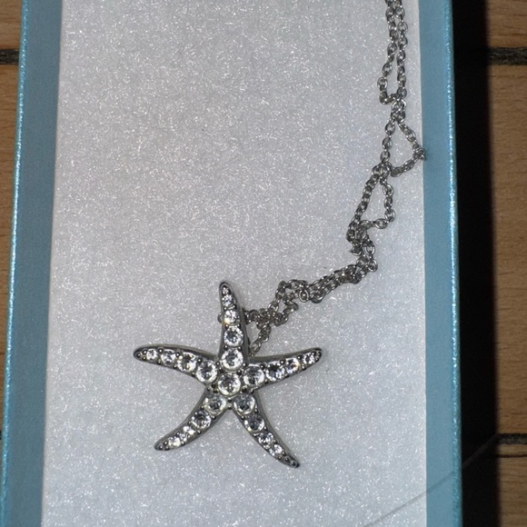 Starfish Pendant Necklace - Picture 2 of 2